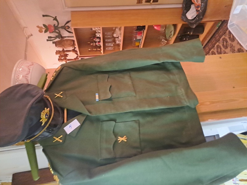 4 Uniformsjacka med mössa