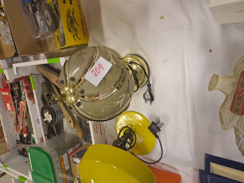 209 Lampa
